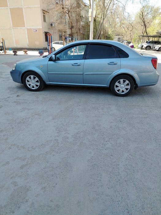 Lasetti sotiladi naxt kelishadigan joyi bor srochna