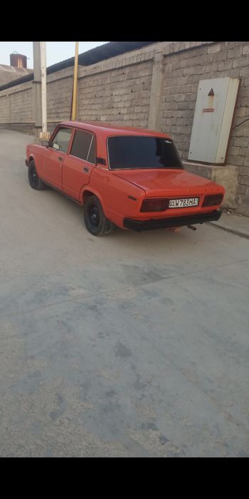 Jiguli 2105 sotiladi srochna