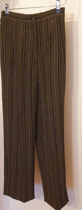 Costum intreg, cu vesta