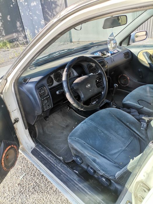 Nissan primera p10