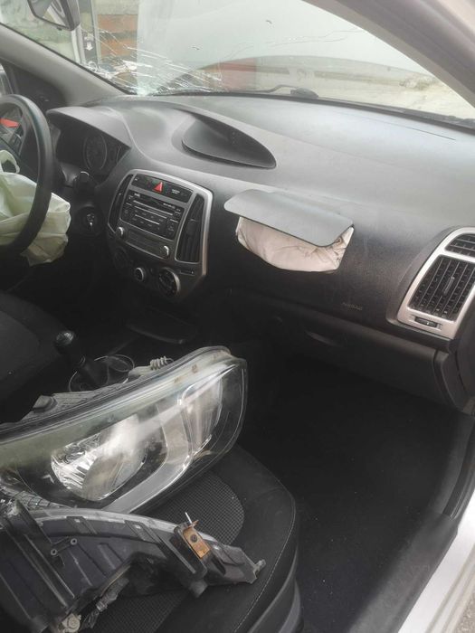 hyundai i20 1.2 бензин