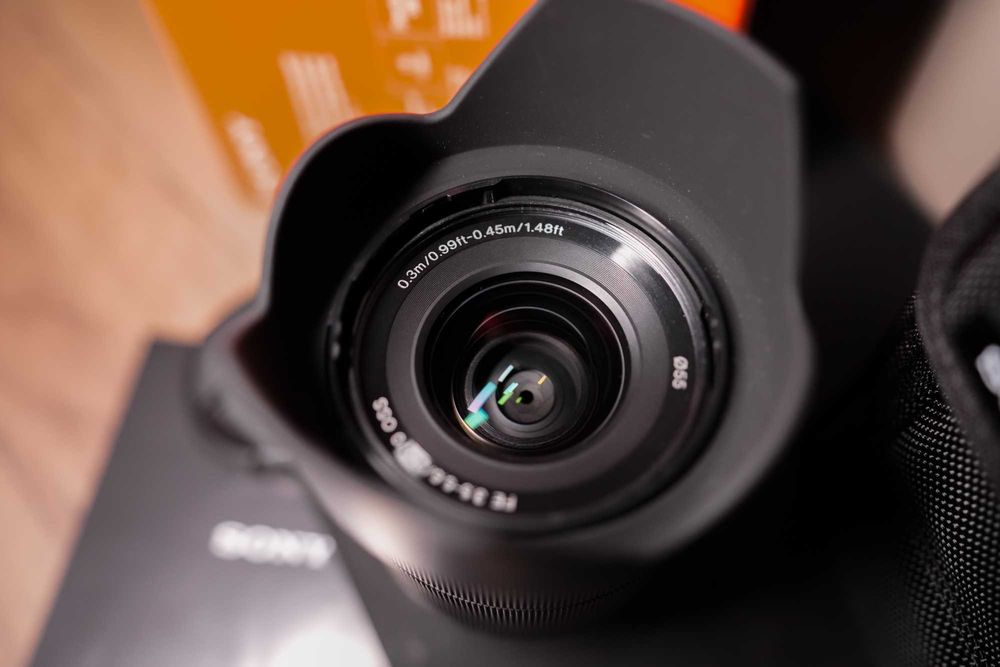 Oбектив Sony FE 28-70mm f/3.5-5.6