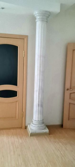 Мрамор,полуколонны