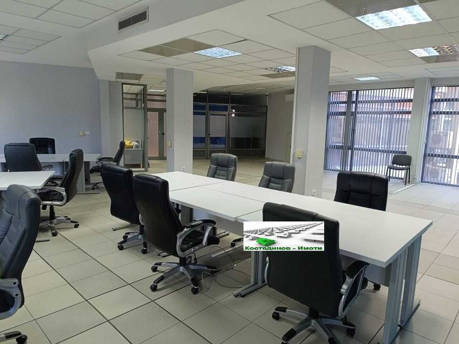 Дава се под наем Офис в Пловдив, Център - 279 кв.м за 1947.69 € - Снимка #3