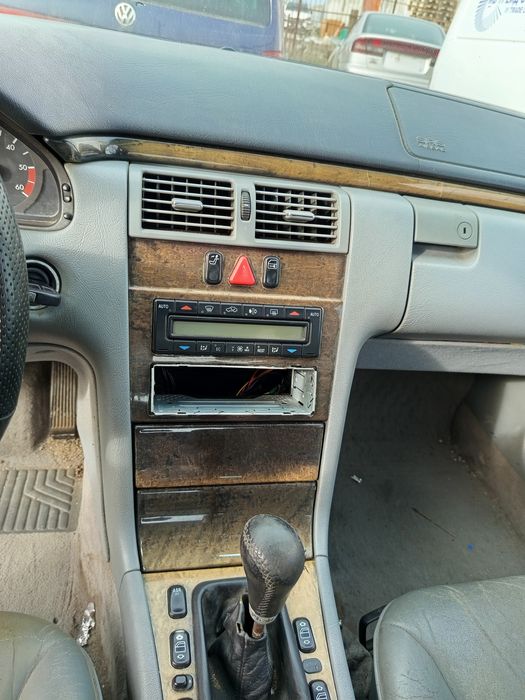 Мерцедес Е 250 турбо дизел