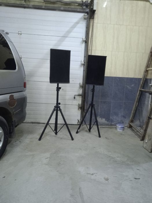 Продам колонки со штативами