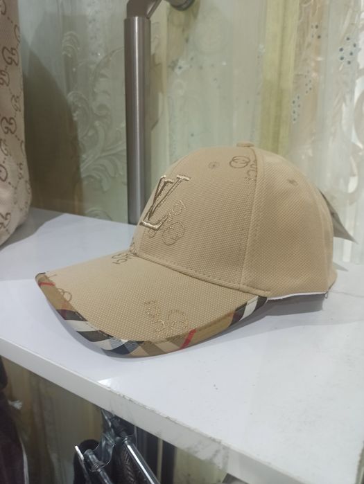 Кепка женская сотилади