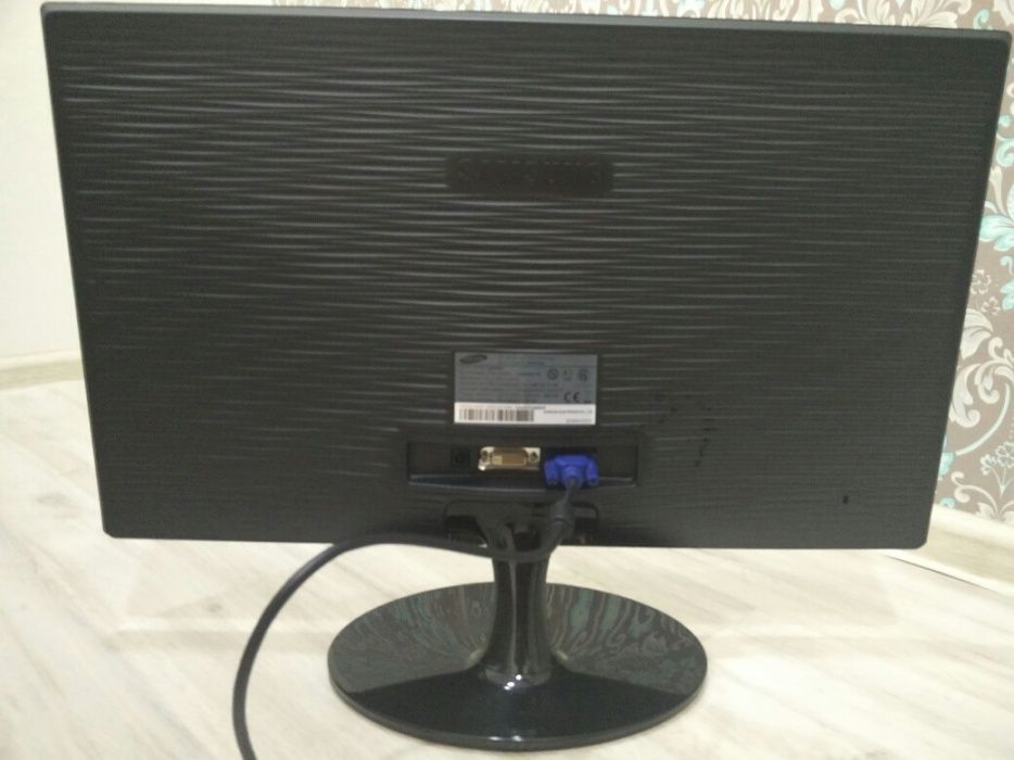 Продам стационарный компьютер, монитор и клавиатуру.