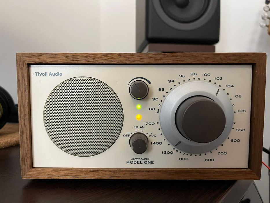 Radio Tivoli Audio Model One – sunet premium, design retro