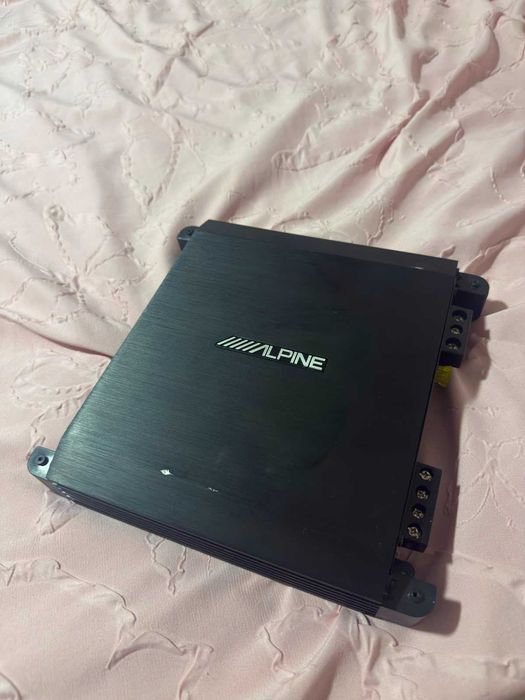 subwoofer auto tub Alpine SWT-12S4 + amplificator auto 2 canale BBX-T600