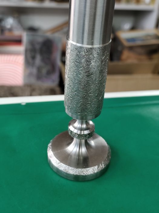 Стоманена ваза или свещник стил бруталист