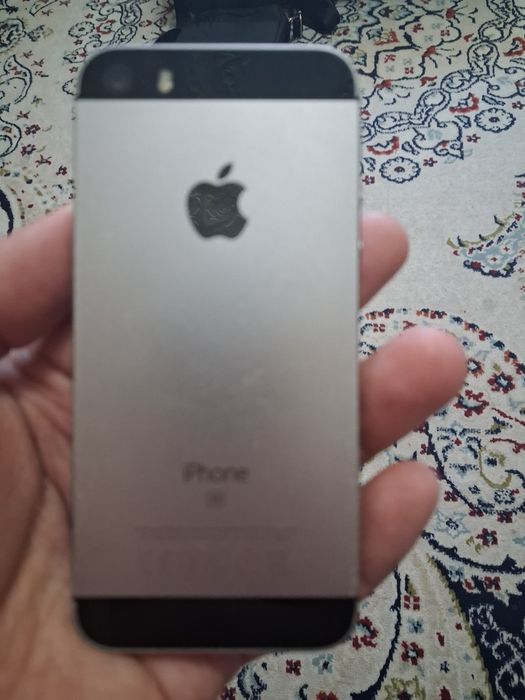 Iphone SE в хорошем состоянии