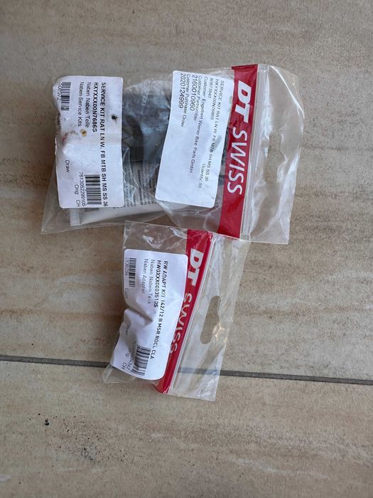 1х11 мини-групсет Shimano GRX 810 / 812 (курбел, дерайльор, дясна команда, касета) за гравел