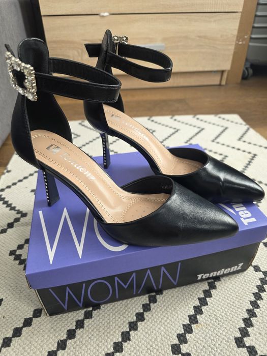 Официални дамски обувки