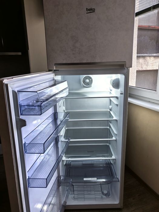 Хладилник с камера  BEKO