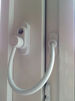 Защита детей, тросик на окна(оригинал), защита окон, от выпадений