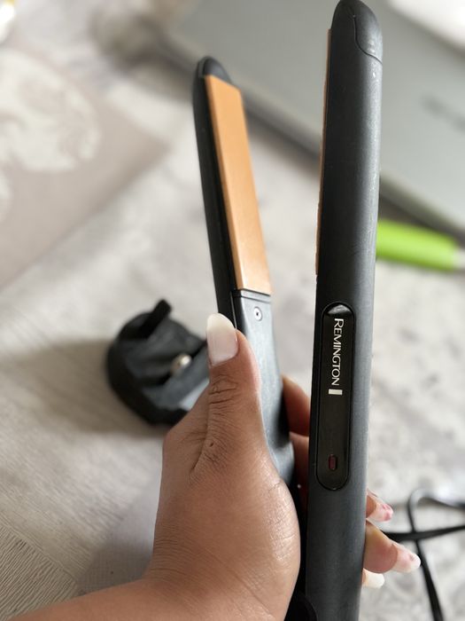 Placă de îndreptat părul Remington
