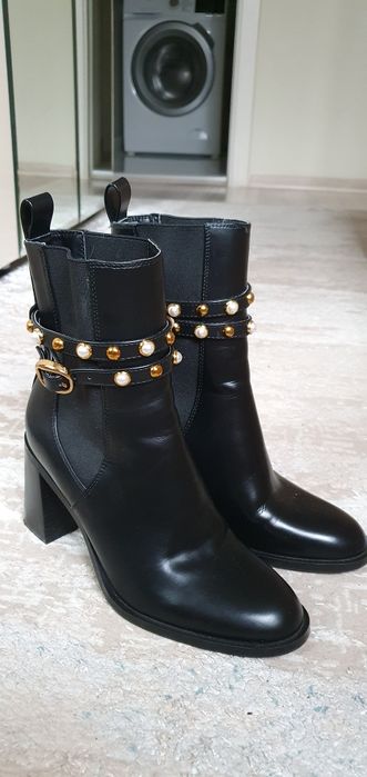 Botine damă Zara cu inserții aurii