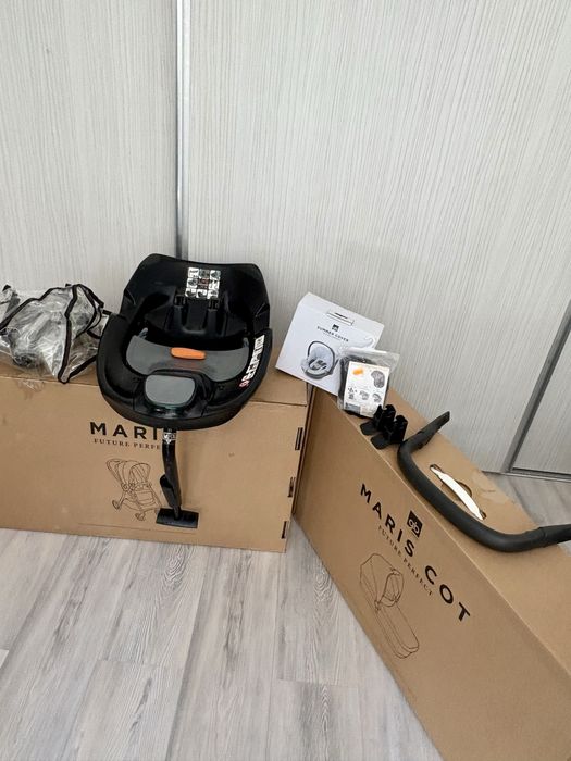 Carucior 3 in 1, GB Maris Lux Black