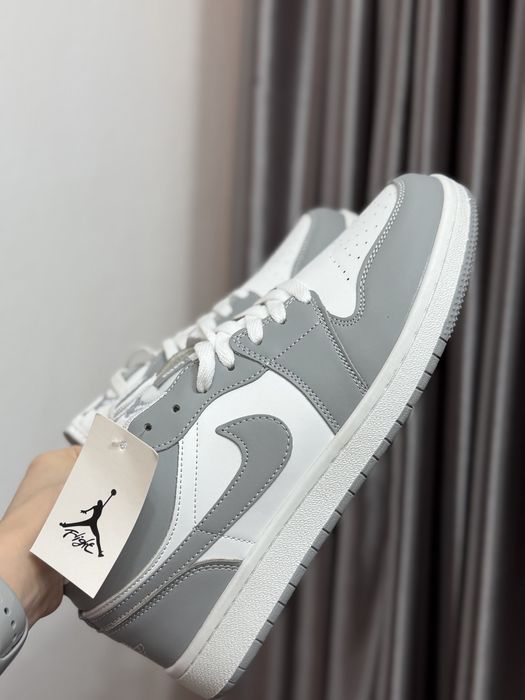 Продам кроссовки