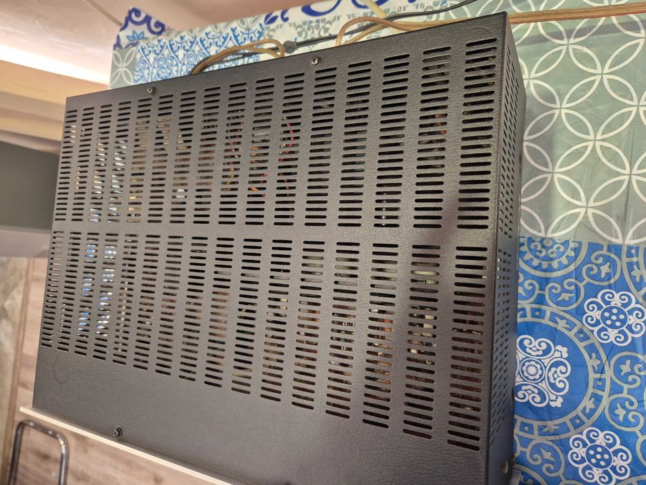 Усилвател Marantz 1090