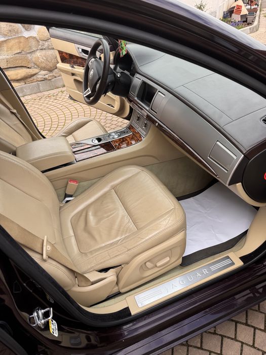 Vând Jaguar XF anul 2010 3.0