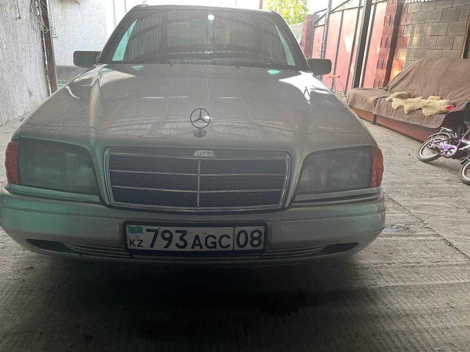 Продаётся Мерседес С200