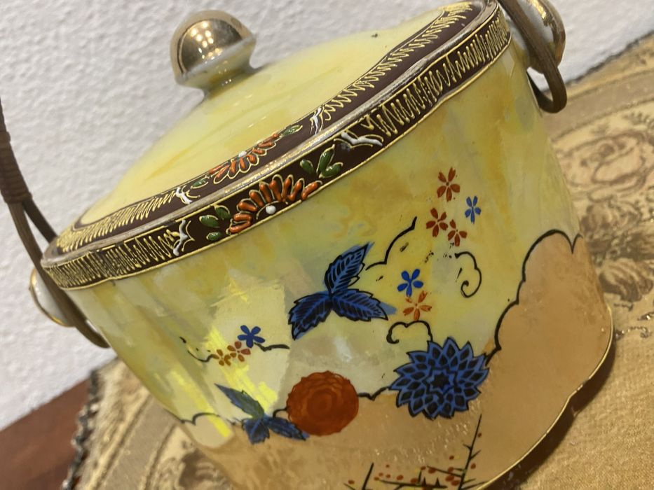 Японски порцеланов съд с маркировка