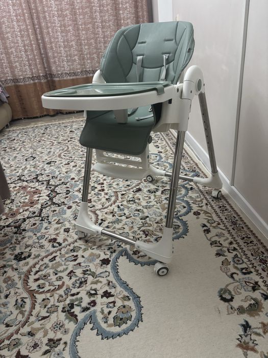 Продам столик для кормления