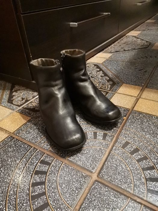 Ghete din  PIELE mărimea 35