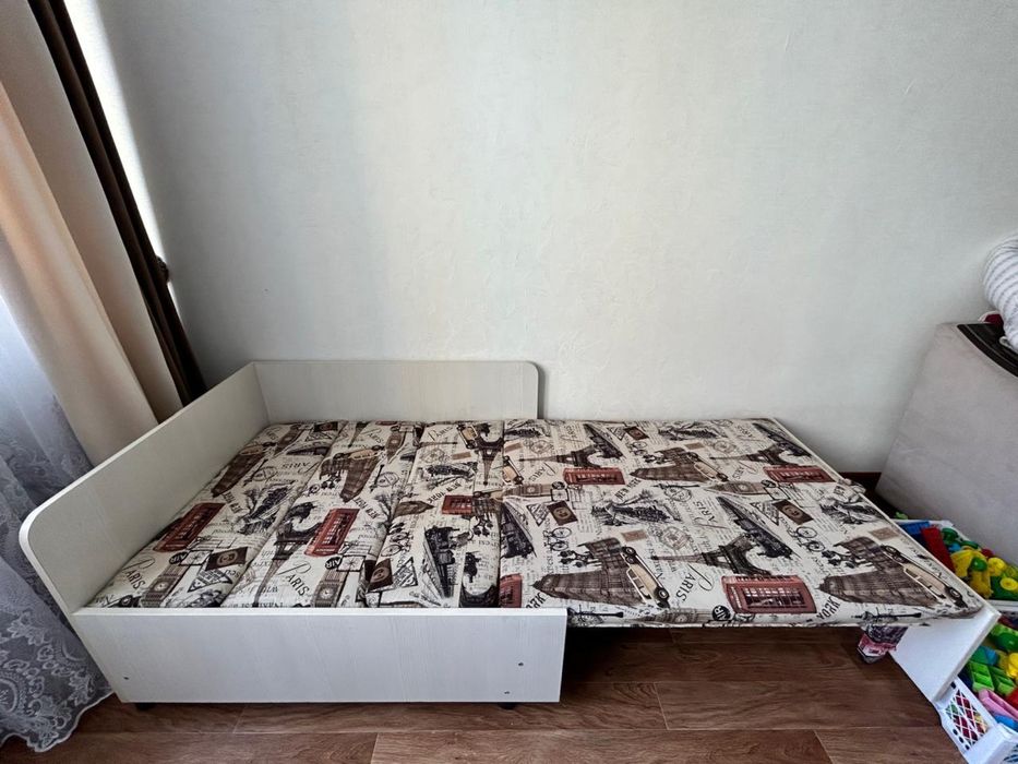 Продам детскую раздвежную кровать