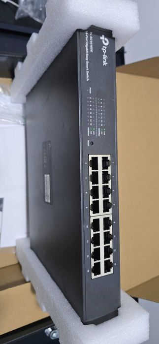 TP-LINK Easy Smart Switch TL-SG1016DE 16 porturi