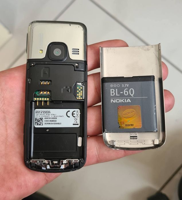 Nokia 6700 Classic - Perfect Funcțional, Liber de Rețea + Husă Nouă Pouch