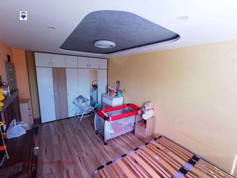 Продава се Тристаен апартамент в Русе, Дружба 2 - 72 кв.м за 1180 €/кв.м - Снимка #2