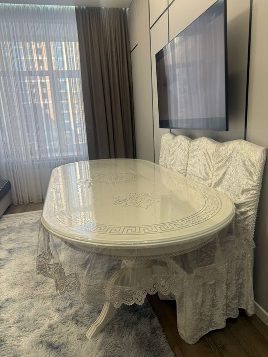 Продается  стол для гостинной