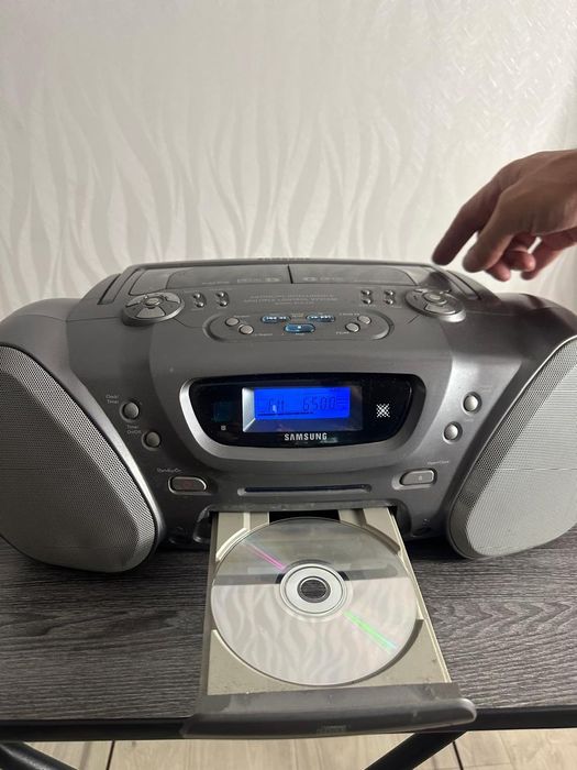 Продам магнитолу