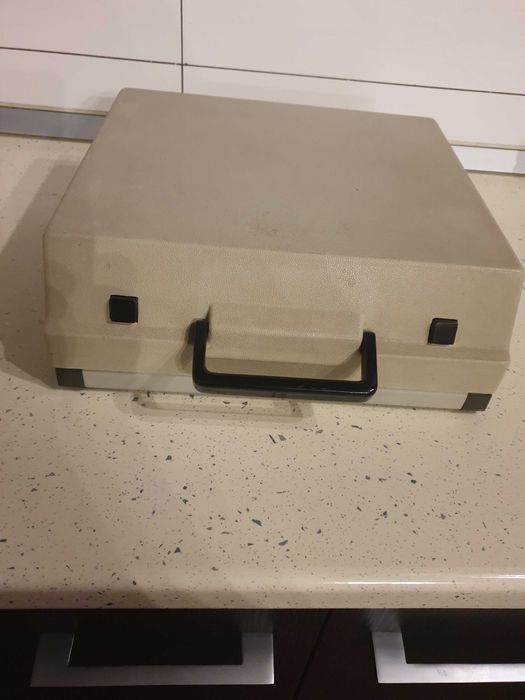 Mașină de Scris Vintage AEG Olympia Traveller de Luxe