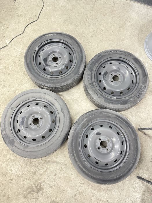 Продам комплект резины летней