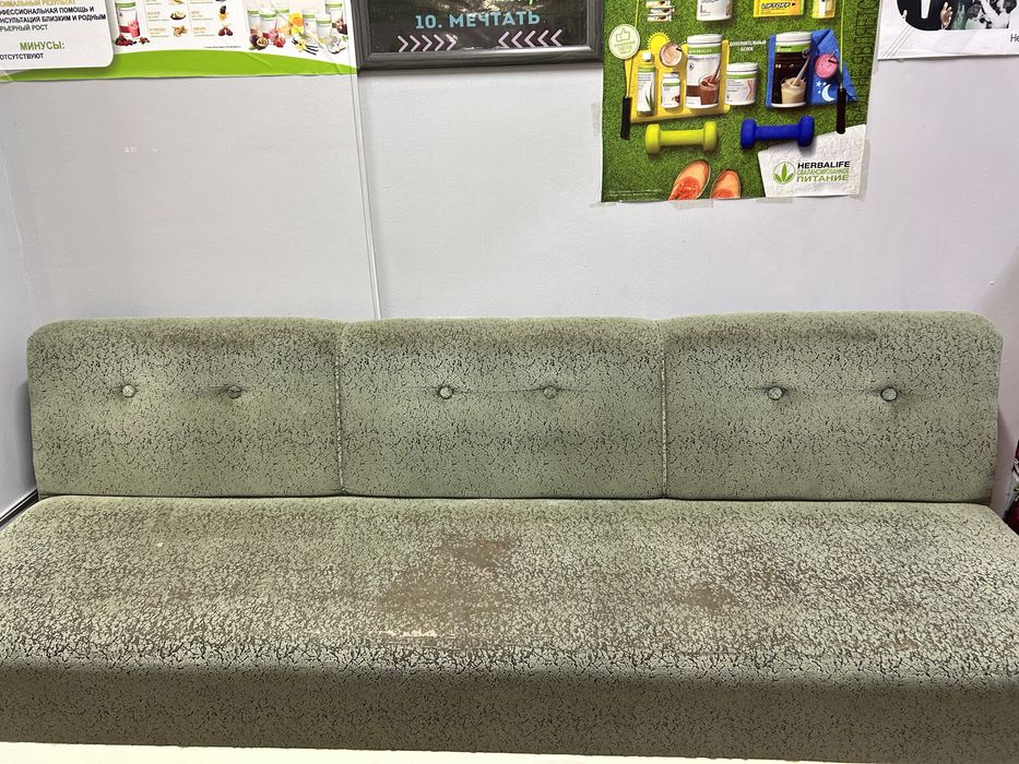 диван зеленый б/у