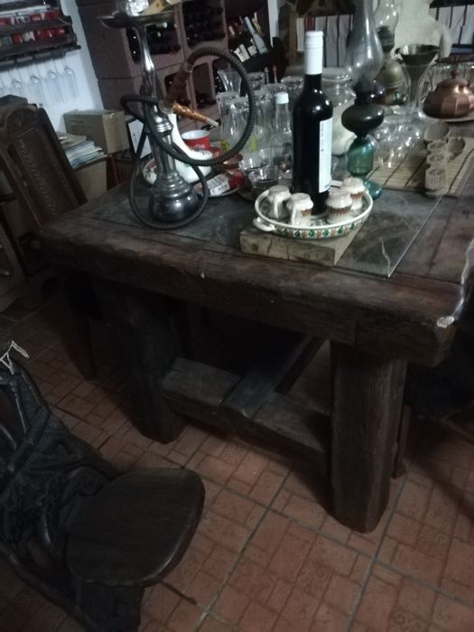 Masa lemn masiv cu blat de marmura