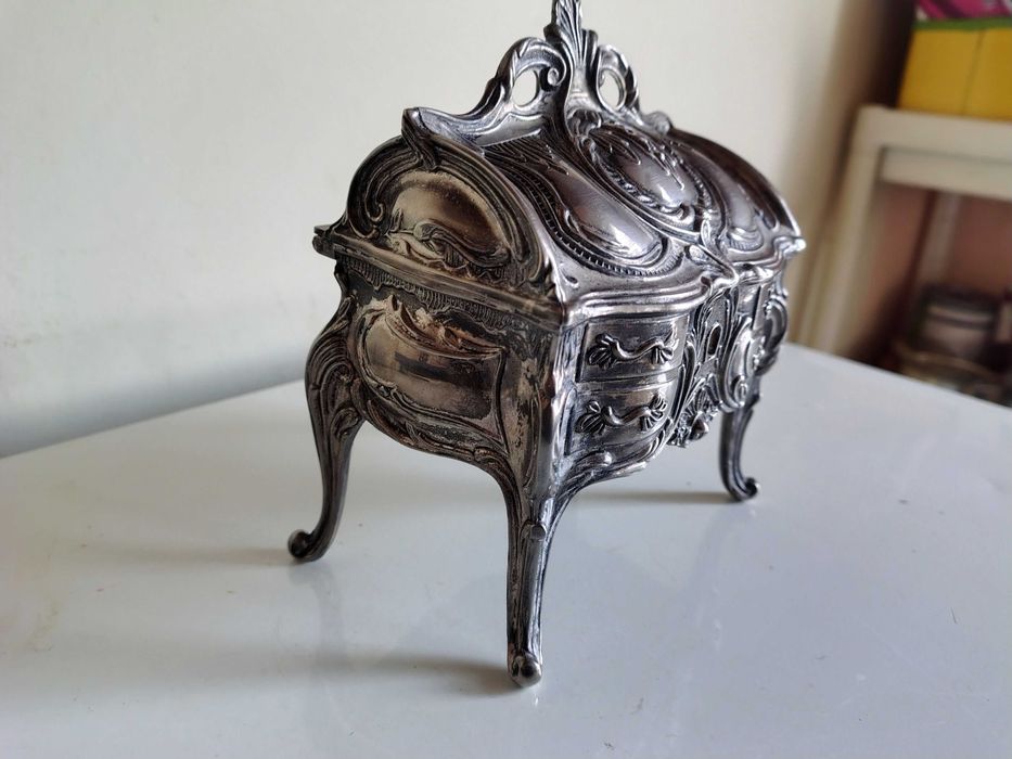 Страхотна Рядка Стара Посребрена Френска Кутия За Бижута