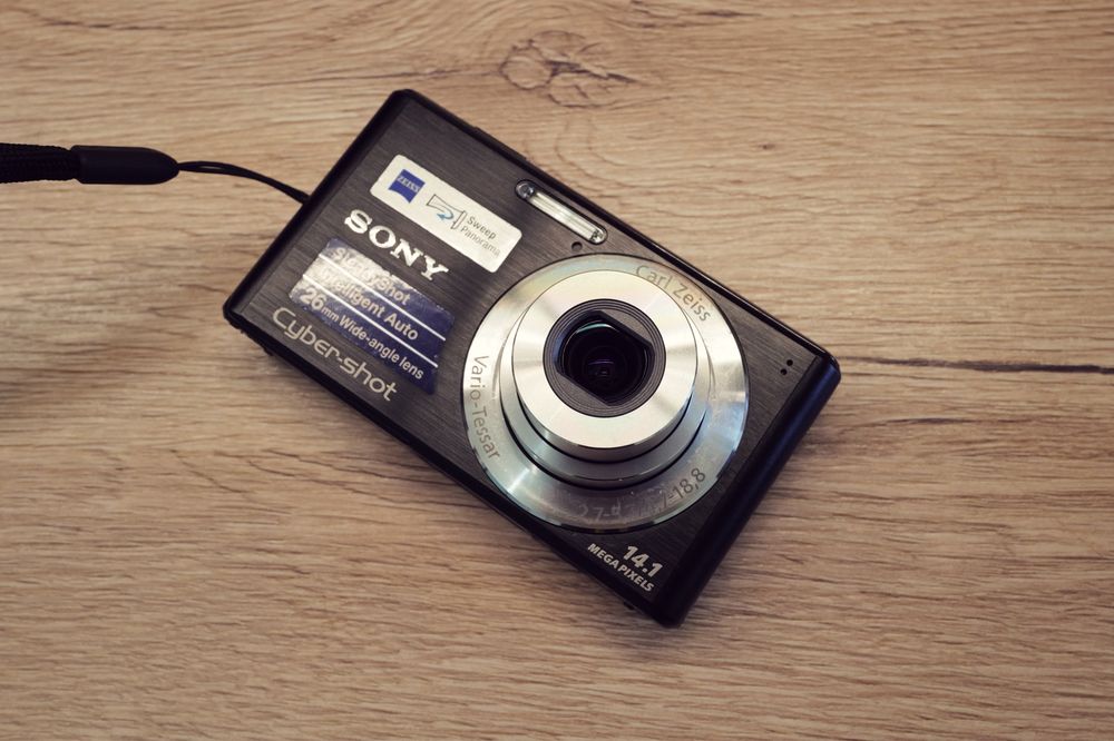 Aparat foto Sony Cyber Shot 14Mp Card digital instagram Superb