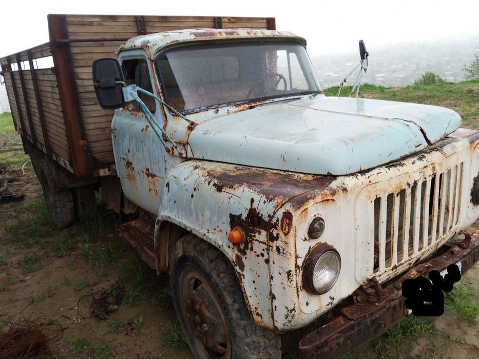 Gaz 53 sotiladi 6ta baloni yangi