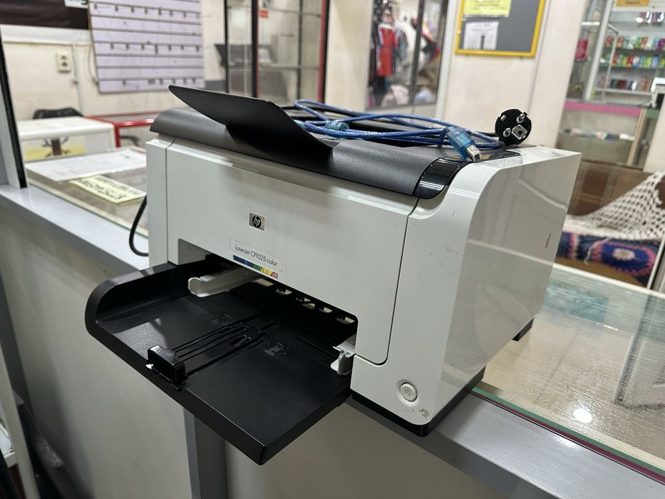 Продам принтер цветной hp