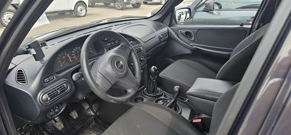 Продаеться нива- шевролет 2015г