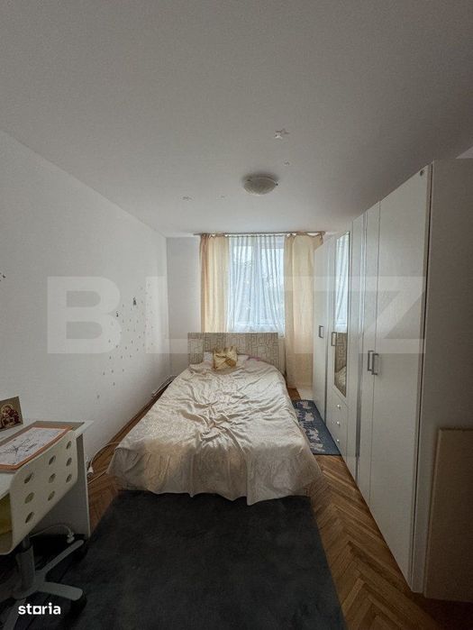 Apartament cu 4 camere,zona Progresul