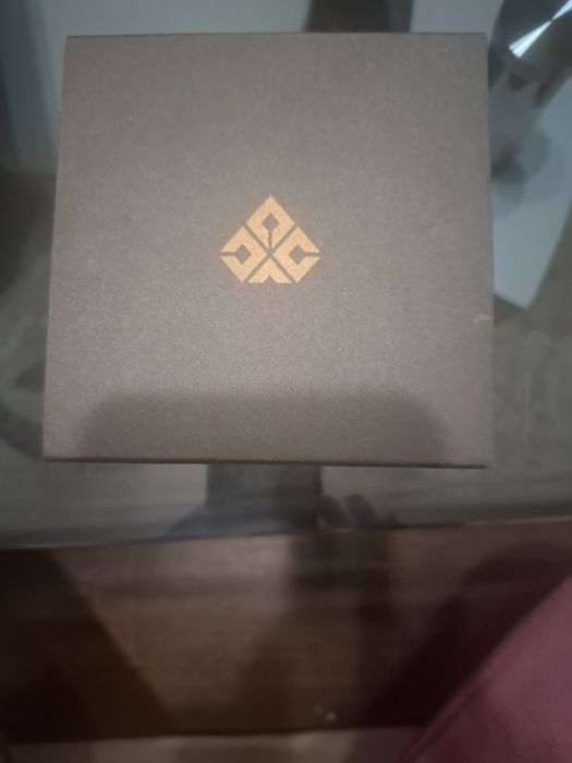 Дамски часовник .Нов