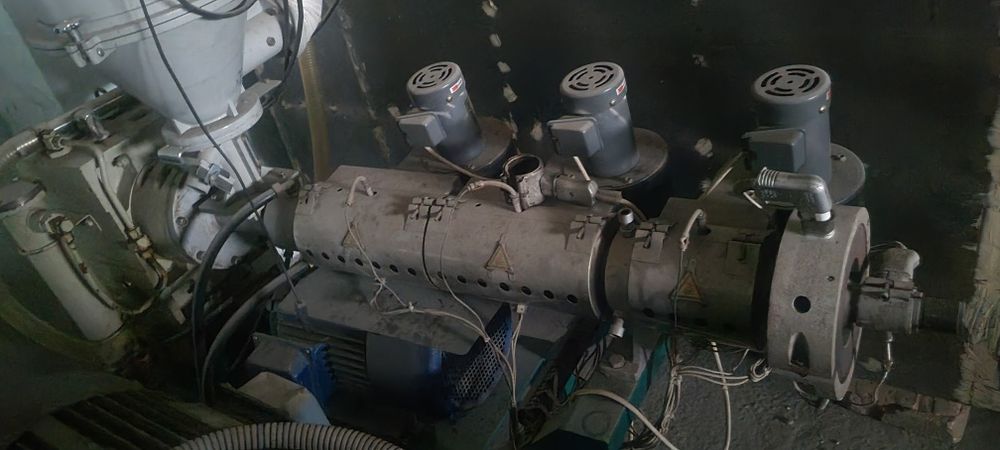 Экструдер сотилади