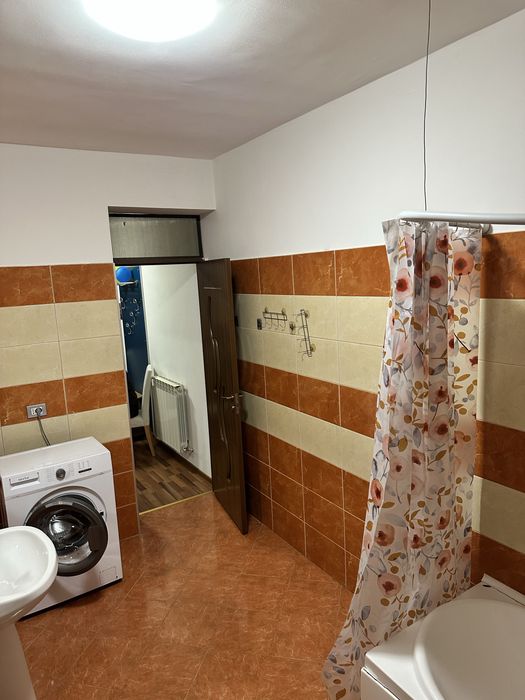 Închiriez Apartament 2 camere decomandat Zona Bucium