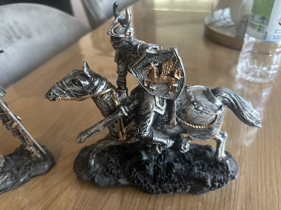 Декоративни статуетки на Рицари